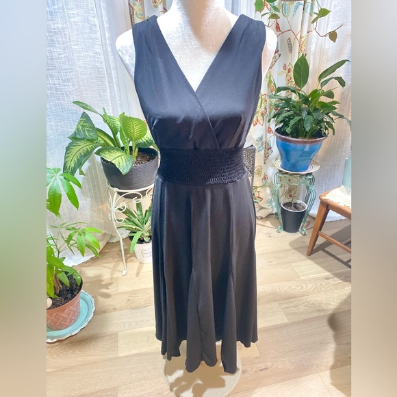 Rabbit Rabbit Rabbit 🐇 Black Ruched V-Neck Midi Dress - Picture 1 of 10